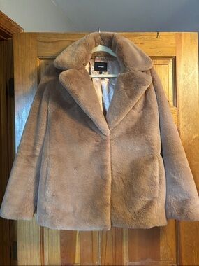 Express Plush Teddy Jacket in Light Brown
